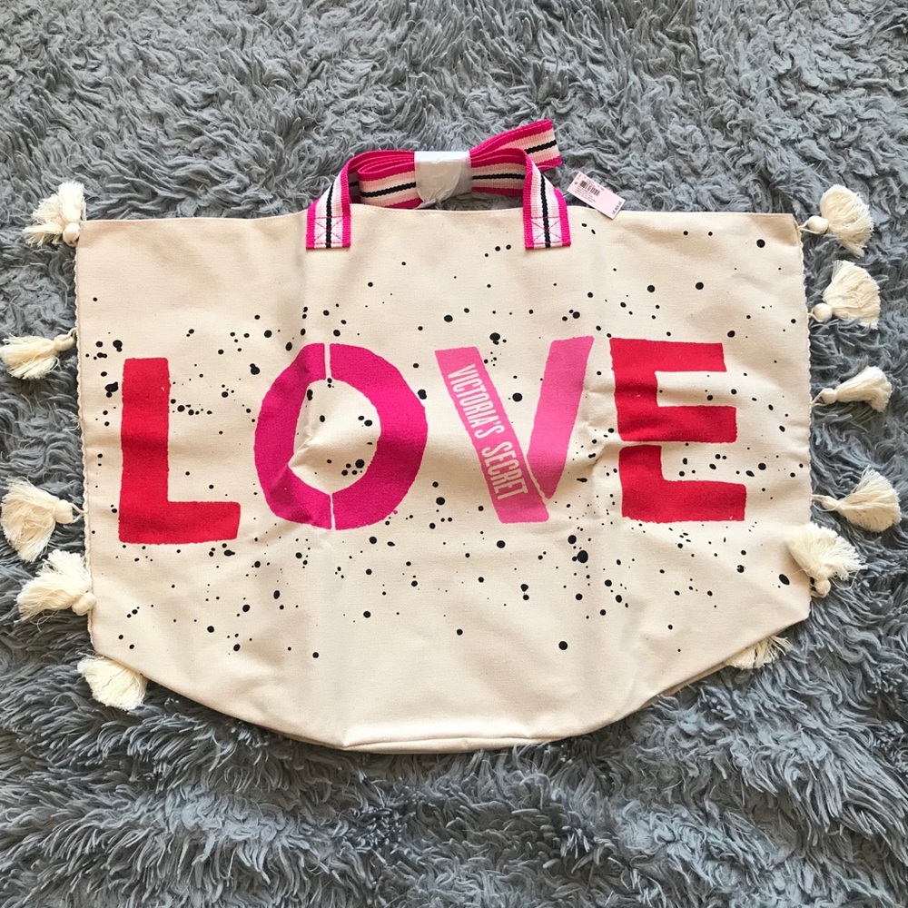 SOLD.NWT VICTORIA SECRET TOTE